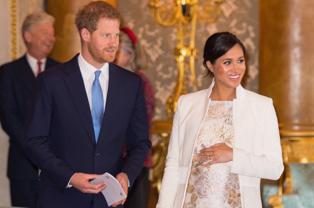 THE ROYAL FAMILY HAS A NEW MEMBER! PRINCE HARRY AND MEGHAN MARKLE WELCOME BABY BOY